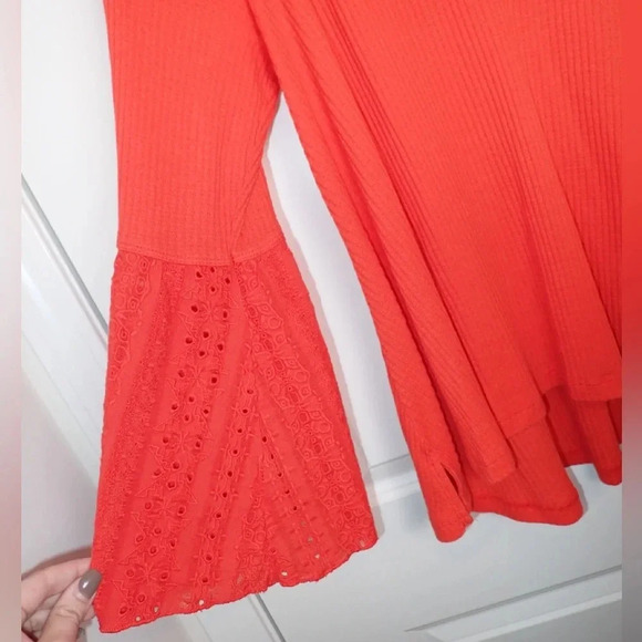 Free People Casual Parisian Night Top / Blouse bell sleeve Size Medium - Picture 8 of 11